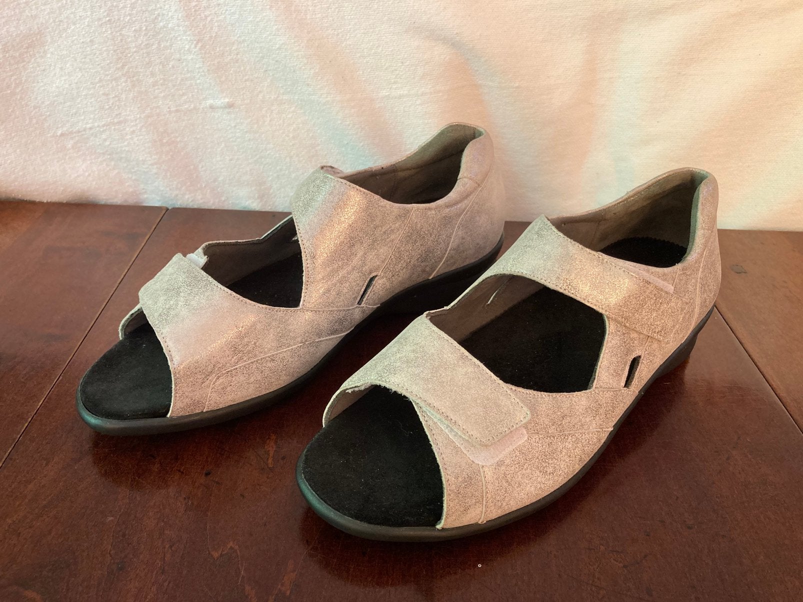DUREA dichte hiel sandaal zilvergrijs, Kleding | Dames, Schoenen, Overige kleuren, Zo goed als nieuw, Sandalen of Muiltjes, Ophalen of Verzenden