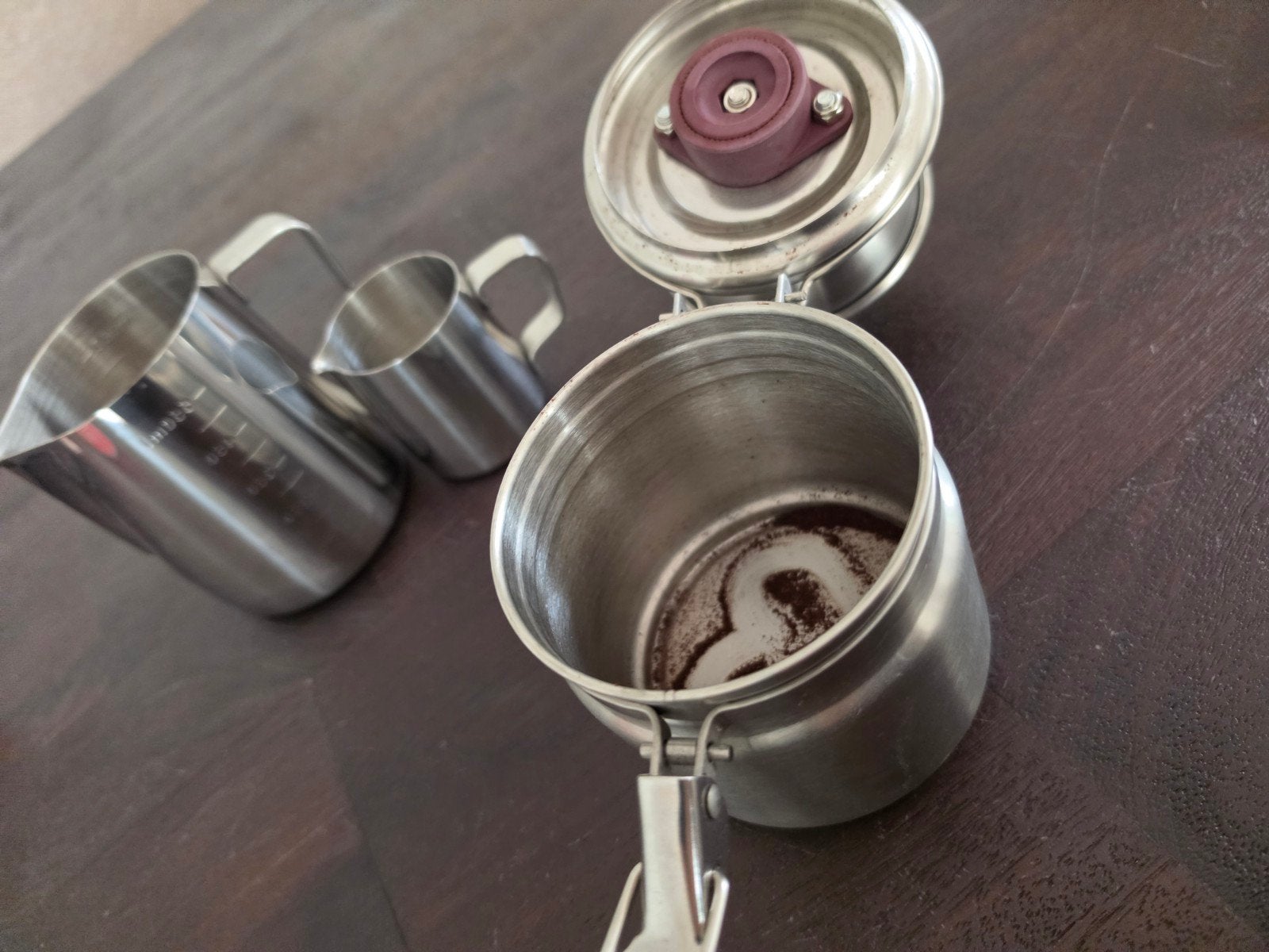 Roestvrijstalen handmatige koffiemolen met koffie/melkkannet, Overige modellen, Zo goed als nieuw, 1 kopje, Koffiebonen