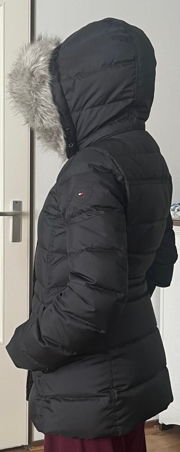 Tommy Hilfiger winterjas met bontkraag - Maat XS, Ophalen of Verzenden, Zo goed als nieuw, Maat 34 (XS) of kleiner, Zwart