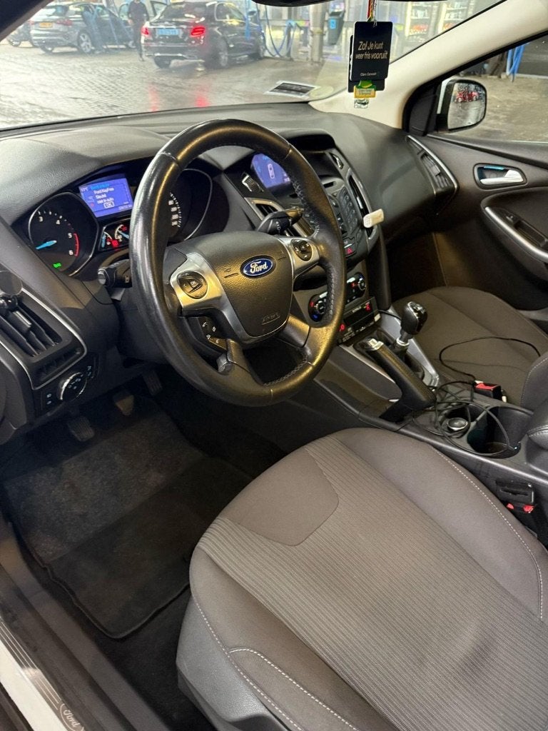 Ford Focus 1.6 Tdci 77KW 2012 Wit, Auto's, Ford, Euro 5, Stof, 4 cilinders, Wit