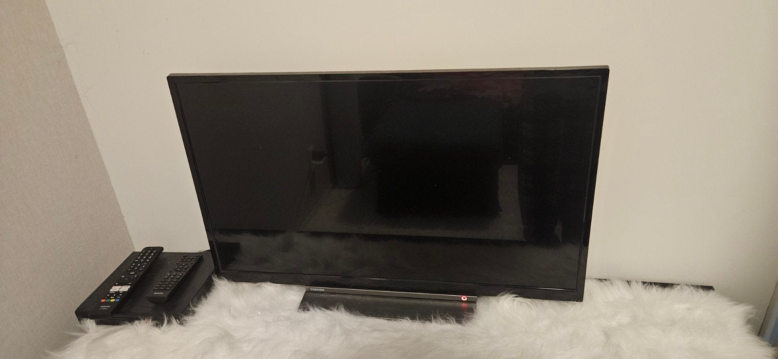 Toshiba 32LA3B63 tv + Philips TAEP200 dvd-speler, Ophalen, Gebruikt, 50 Hz, Toshiba