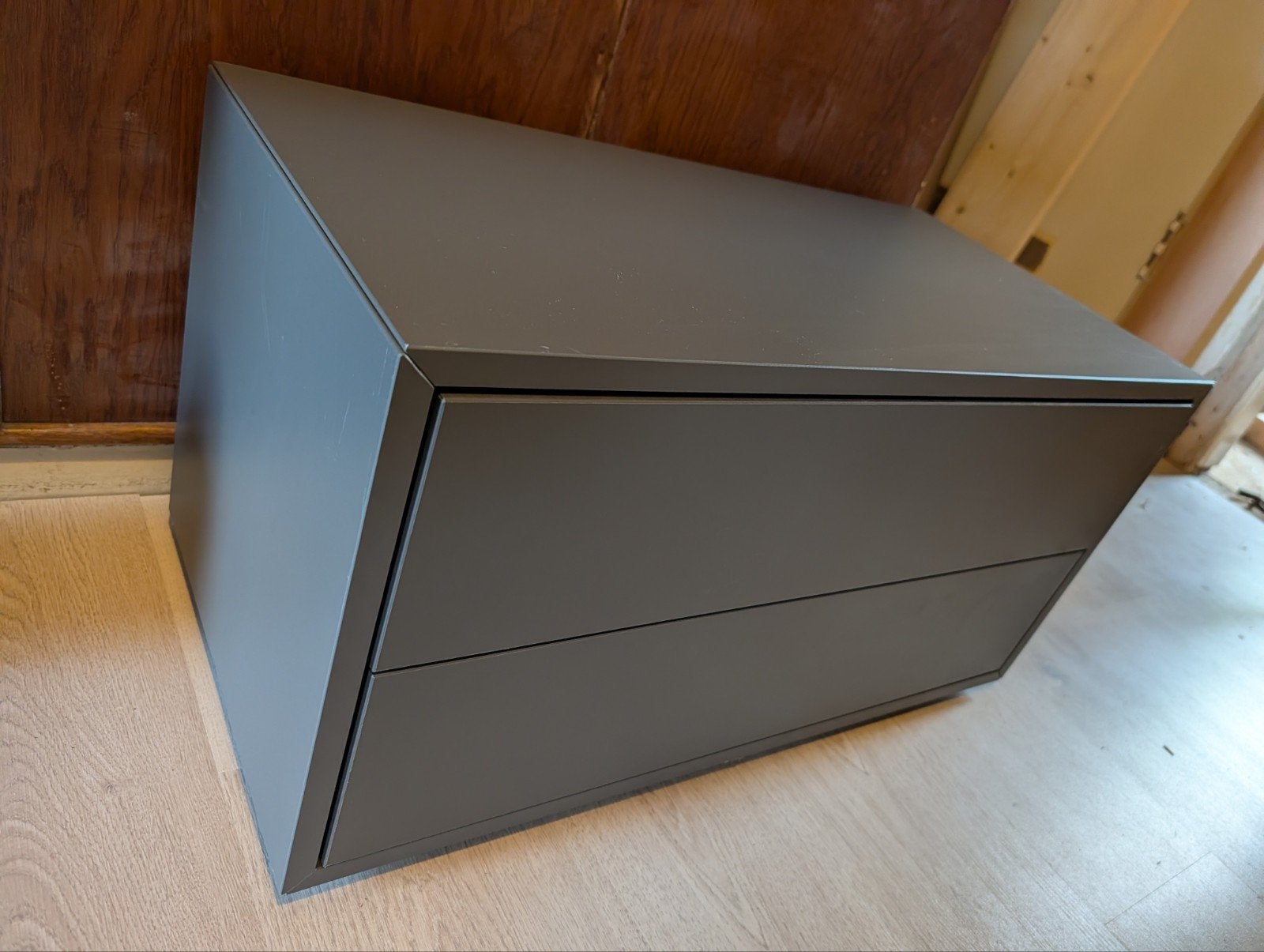 IKEA EKET kastje 2 lades donkergrijs incl. voetjes, Ophalen, 1 of 2 laden, 50 tot 100 cm, Zo goed als nieuw