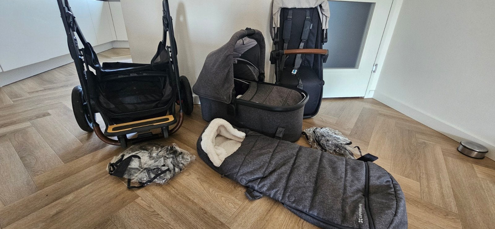 UPPAbaby Vista V2 met PiggyBack meerijdplankje, Kinderen en Baby's, Zo goed als nieuw, Combiwagen, Verstelbare duwstang, Ophalen