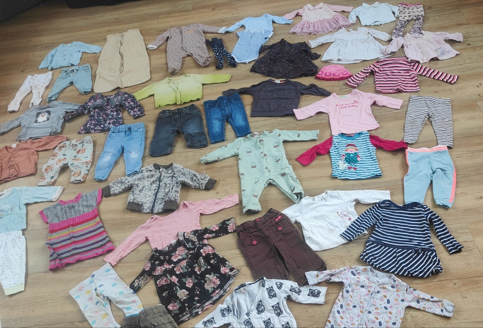 Groot 43-delig kledingpakket meisje maat 68 (H&M, Hema), Kinderen en Baby's, Gebruikt, Meisje, Ophalen of Verzenden, Setje