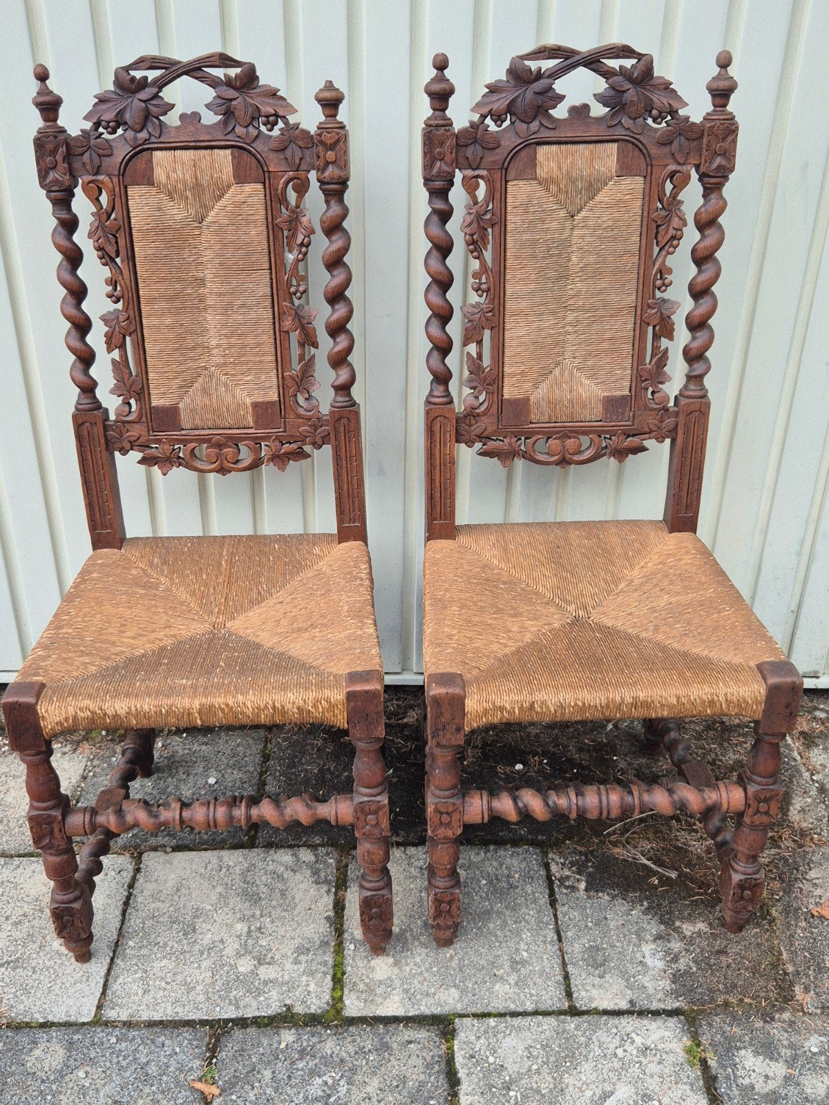 Antieke Mechelse stoelen met rieten zitting en houtsnijwerk, Antiek en Kunst, Ophalen