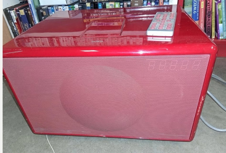 Rode JVC compacte stereo met afstandsbediening