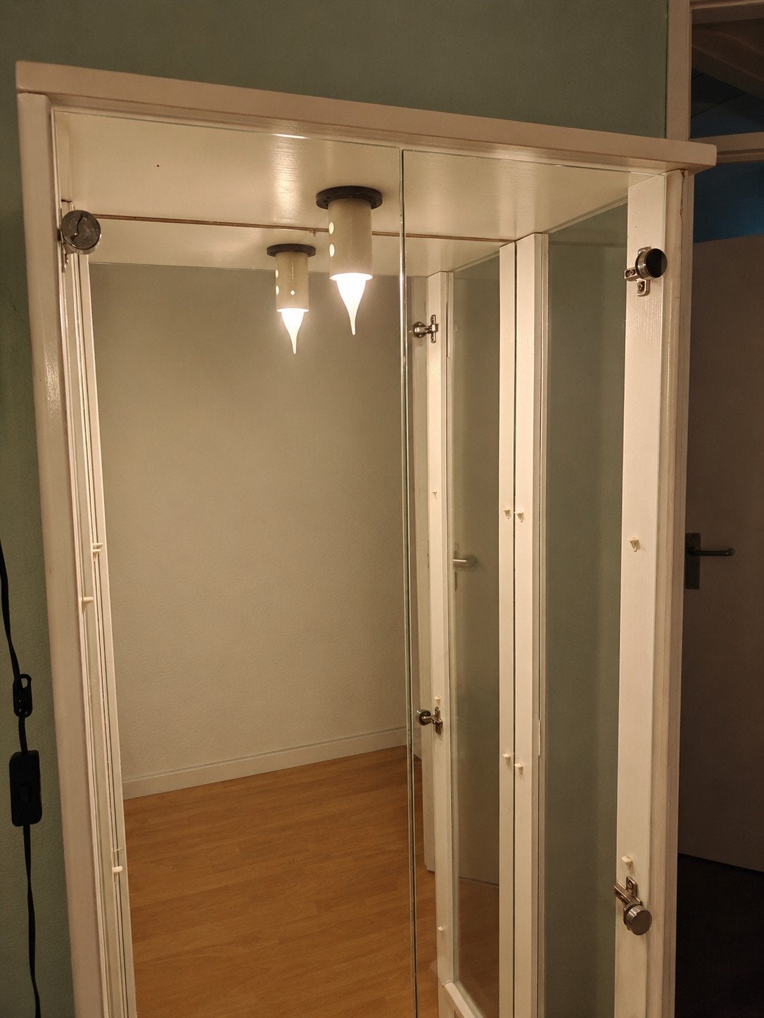Gratis vitrinekast, Huis en Inrichting, Kasten | Vitrinekasten, Ophalen, Glas, Klassiek, 50 tot 100 cm