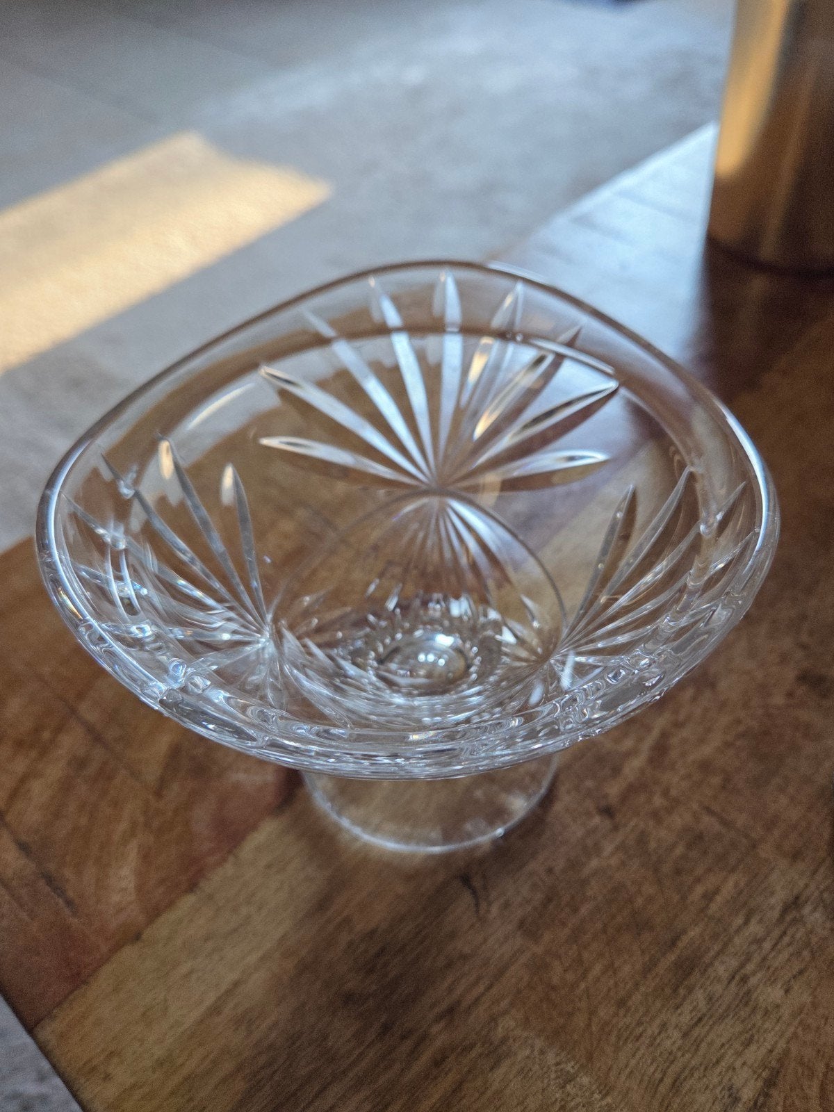 schaaltje op voet - Elegant en decoratief, Huis en Inrichting, Gebruikt, Schaal, Rond, Ophalen of Verzenden