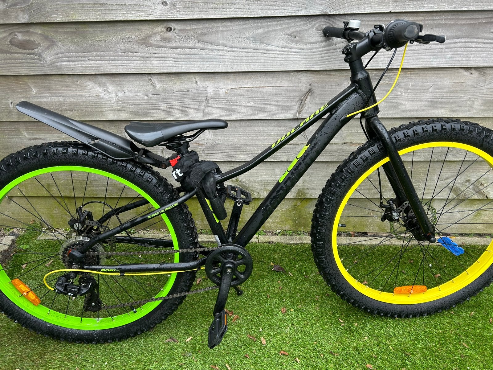 Volare Gradient Jongensfiets 26 inch – Zwart Geel Groen, Fietsen en Brommers, Fietsen | Jongens, Ophalen, Zo goed als nieuw, 26 inch of meer