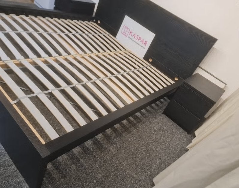 Foto 4 van Malm bed 180x200 + lattenbodem en 2 nachtkastjes + Leveren!