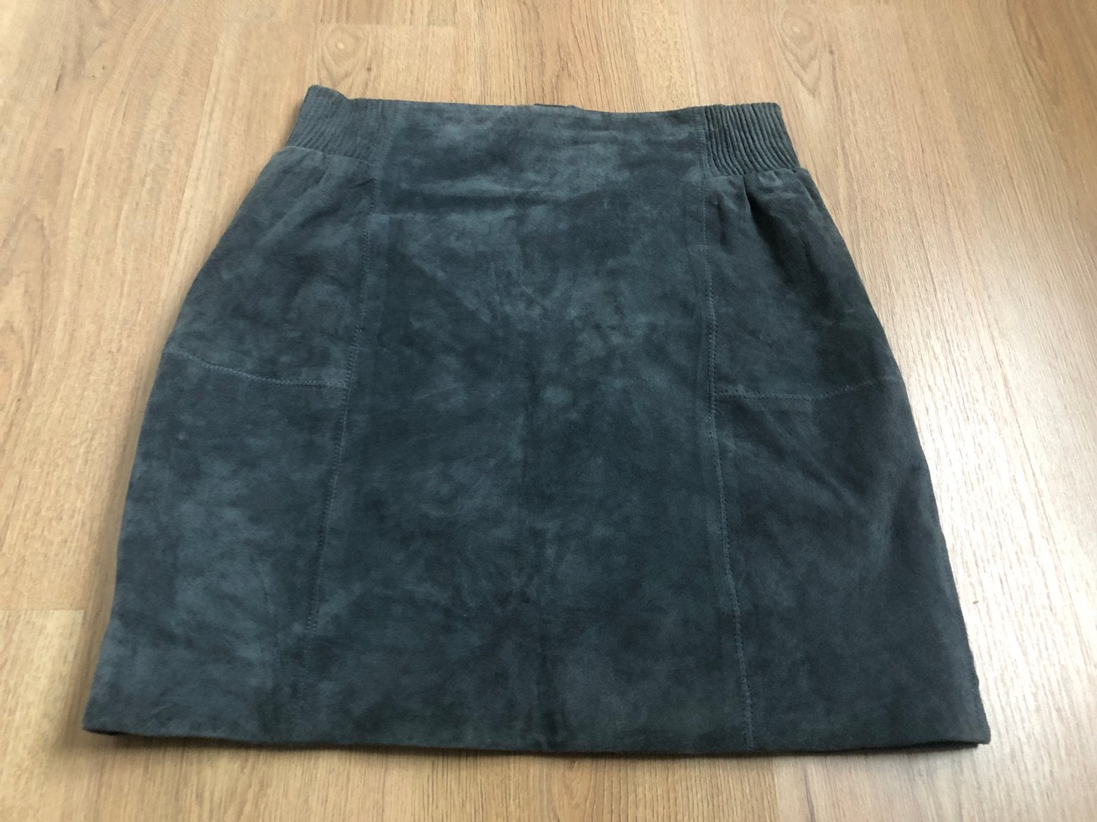 Vanilia suède skirt rossu smokey 38 grijsblauw mini-rok, Kleding | Dames, Maat 38/40 (M), Overige kleuren, Vanilia, Ophalen of Verzenden