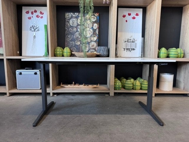 Ahrend Verstelbaar bureau met slinger +kabelgoot 100€/st,3st, Huis en Inrichting, 160 cm, Gebruikt, In hoogte verstelbaar, Metaal