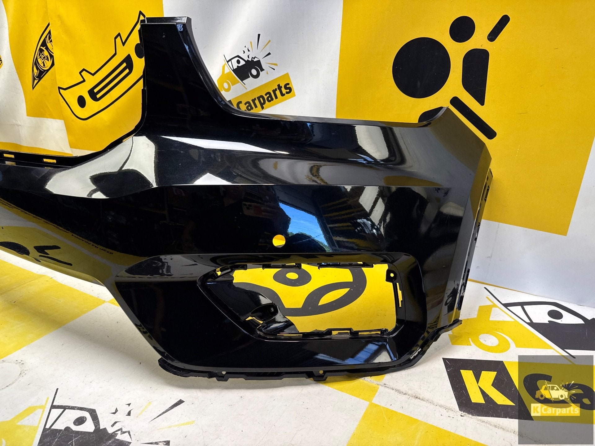 Bumper Volvo XC40 Voorbumper KLS 31449359 Origineel, Gebruikt, Gunnar Engellaus vag 8
405 31  Gothenburg, SE, Voor, Info@volvocars.com