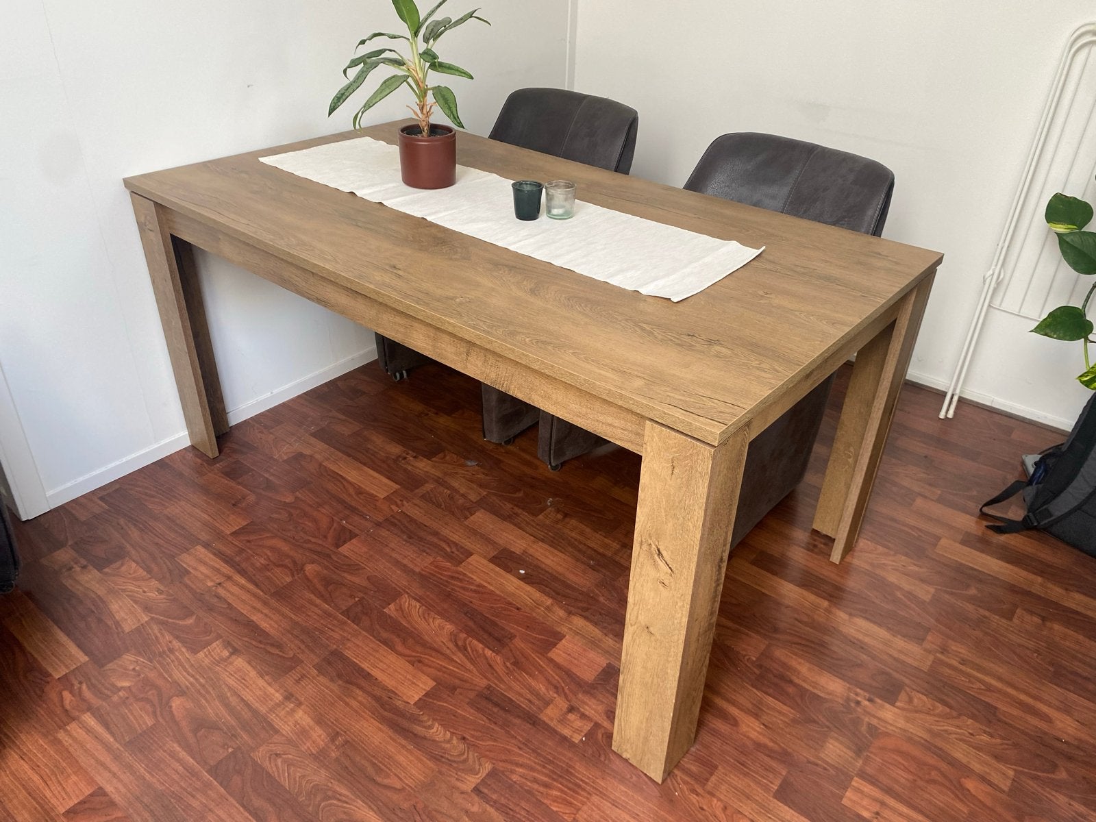 Eettafel VEDDE - Moderne eettafel in eikenhout look, Huis en Inrichting, Tafels | Eettafels, Ophalen, Gebruikt, 50 tot 100 cm