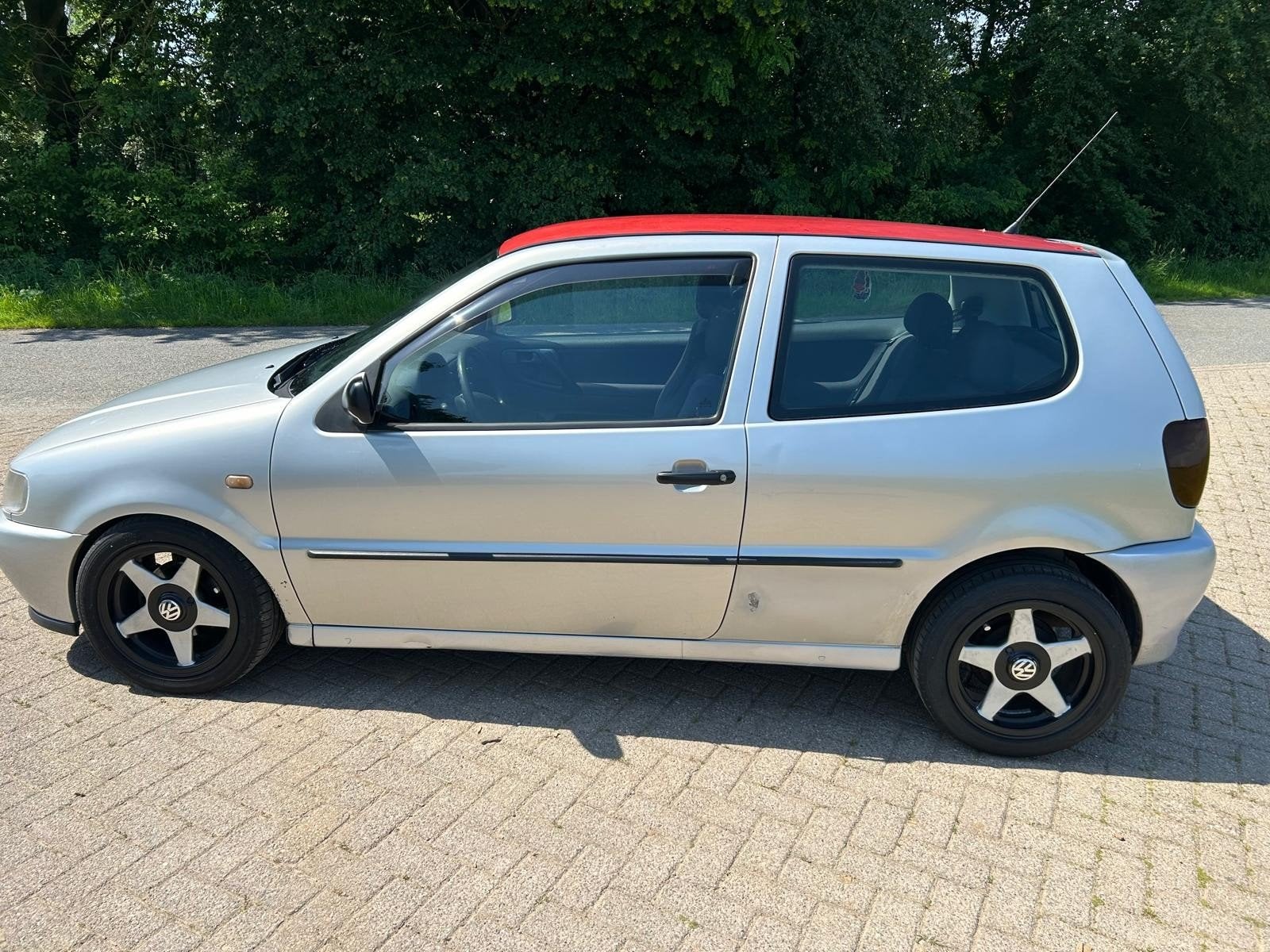 Volkswagen Polo 1.4 44KW 1999 Grijs, Voorwielaandrijving, 31 €/maand, 4 cilinders, Origineel Nederlands