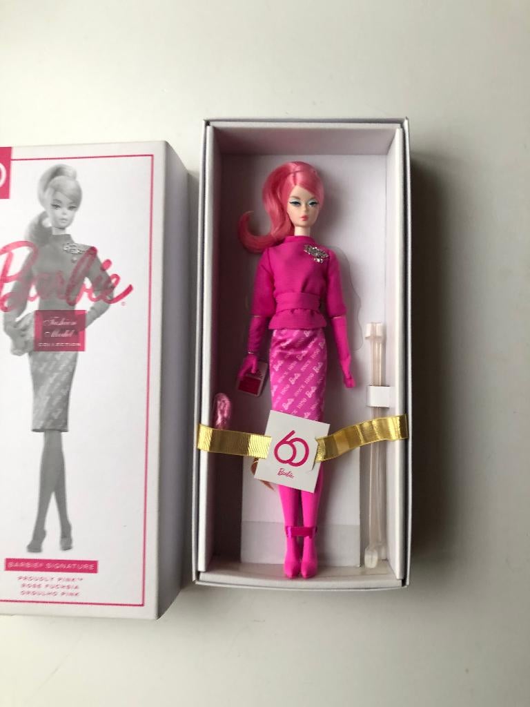 barbie proudly pink nrfb, Ophalen of Verzenden, Nieuw, Fashion Doll