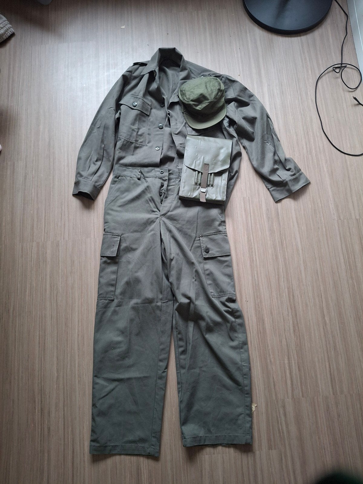 leger uniform met kaartentas en petje, Ophalen of Verzenden, Luchtmacht, Nederland, Kleding of Schoenen
