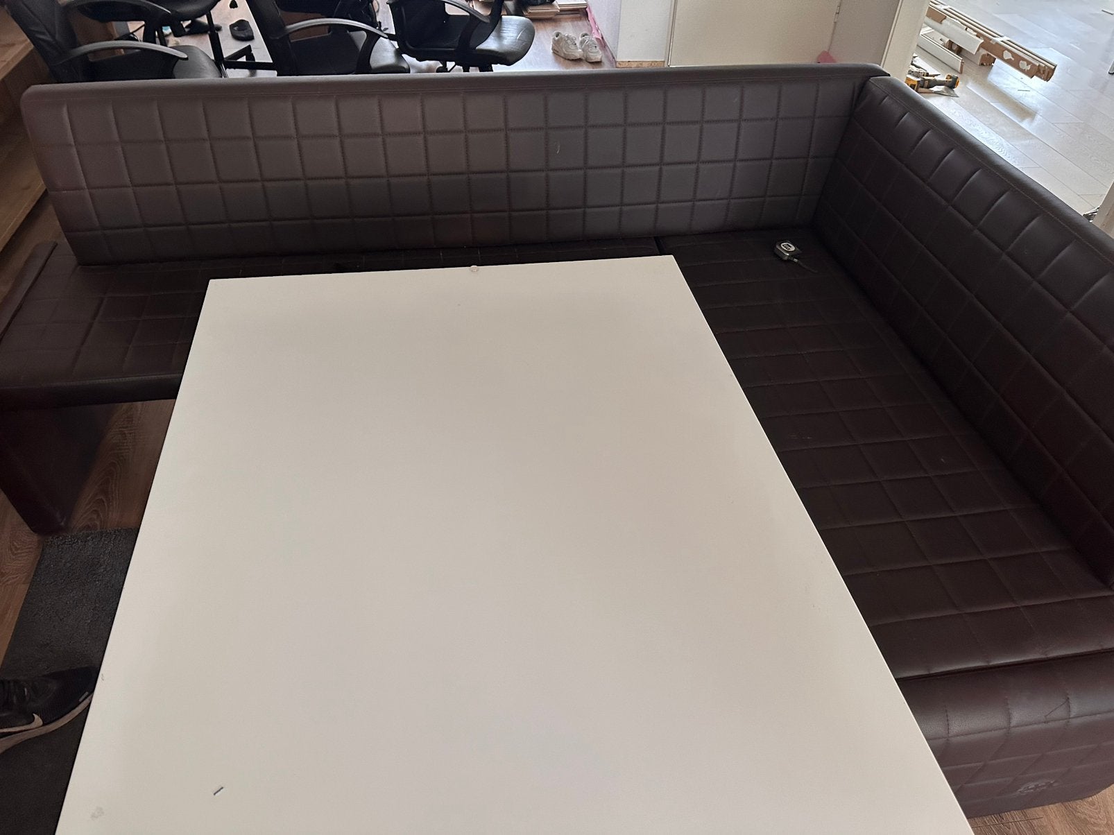 Gratis eettafel met bijpassende bank, Ophalen