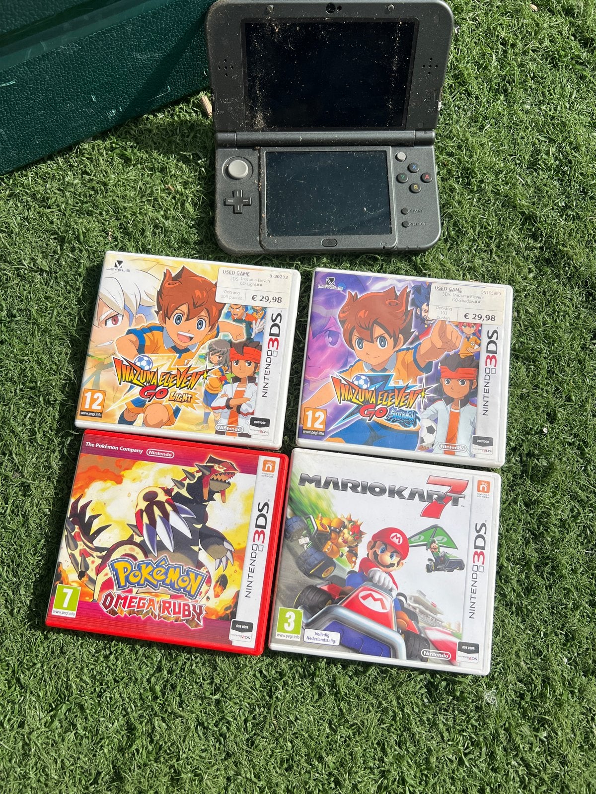 Nintendo 3DS met 4 games - Inazuma Eleven, Pokémon, Mario Ka, Zwart, Ophalen of Verzenden, 3DS, Gebruikt