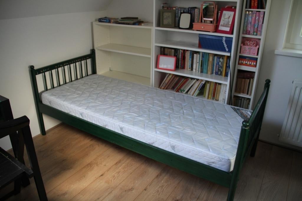 1 Groen kinderbed inclusief matras (200x88x76cm), 85 tot 100 cm, Gebruikt, 180 cm of meer, Ophalen