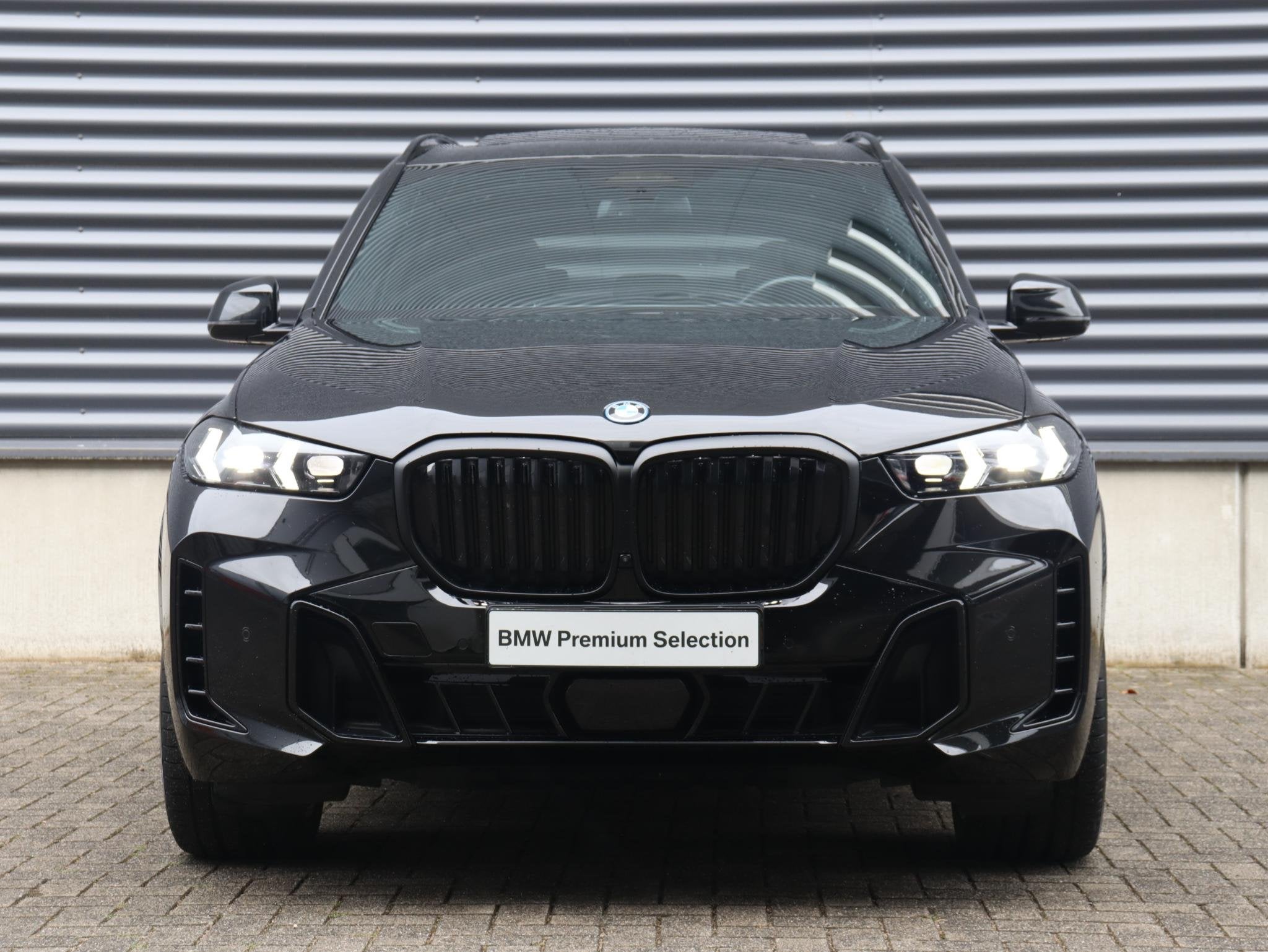 BMW X5 xDrive50e | M Sportpakket Pro | Panodak | Head-Up | M, Gebruikt, 2395 kg, Met garantie (alle), Zwart