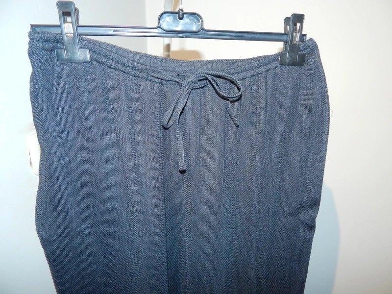 Akris donker grijze broek deels zijde aparte structuur D38, Maat 38/40 (M), Akris, Verzenden, Zo goed als nieuw