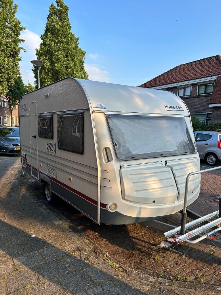 Nette 4-persoons Caravan (3,90 meter) met voortent en luifel, Home-car, Treinzit, 750 - 1000 kg, Particulier