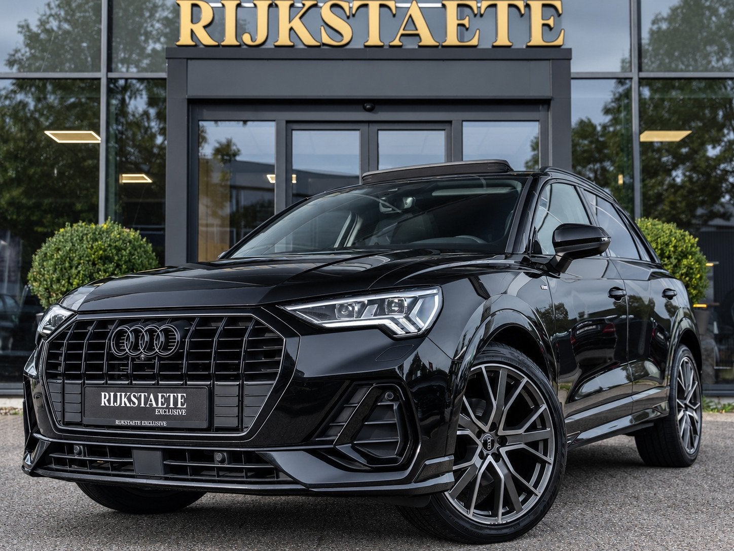 Audi Q3 35 TFSI|PANO|B&O|ACC|19'|APP|LED|360|ALCANTARA|SFEER, Auto's, Dealer onderhouden, 4 cilinders, Bedrijf, 1470 kg