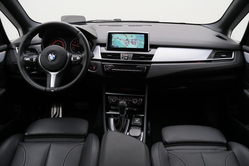 BMW 2 Serie Active Tourer 218i Centennial High Executive M S, Auto's, BMW, 1345 kg, 136 pk, Gebruikt, Zwart