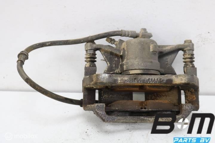 Remklauw linksvoor Skoda Octavia 3 Sedan 8V0615123, Gebruikt