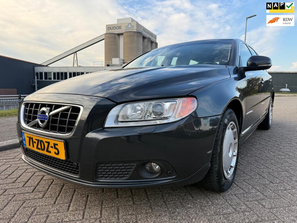 Volvo V70 1.6 T4 Limited Edition_LEER-OPENDAK_AUTOMAAT_MET_G, 4 cilinders, 1600 kg, Zilver of Grijs, 84 €/maand