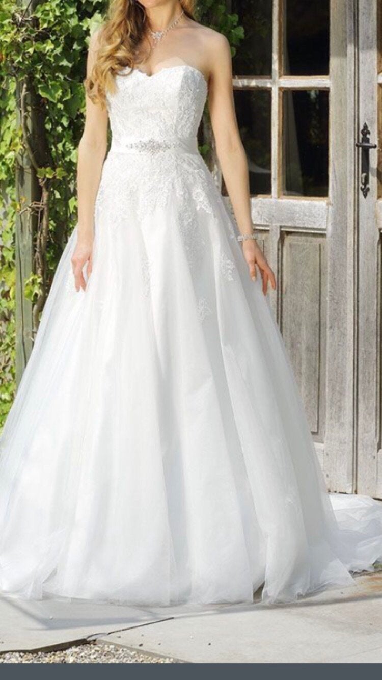 Trouwjurk Affinity Bridal maat 36 met Poirier torselet, Ophalen, Gedragen, Wit, Trouwjurk