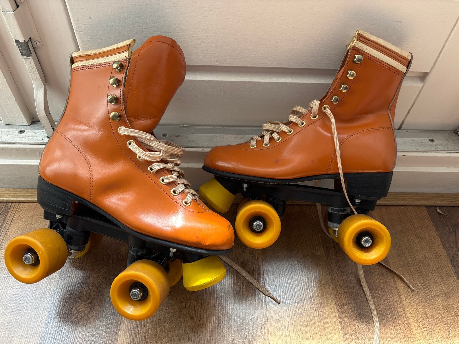Vintage Oranje Roller Skates - Maat M6L7, Sport en Fitness, Schaatsen, Verzenden, Gebruikt, Overige typen, Overige merken