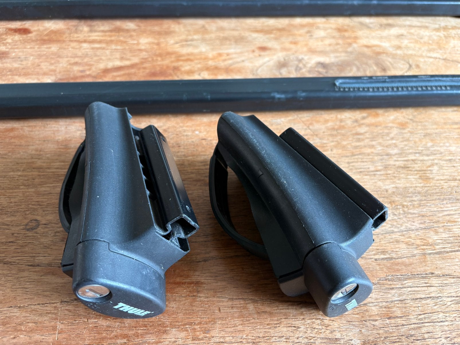 Thule dakdragers universeel voor open dakrails, Auto diversen, Dakdragers, Zo goed als nieuw, Ophalen of Verzenden