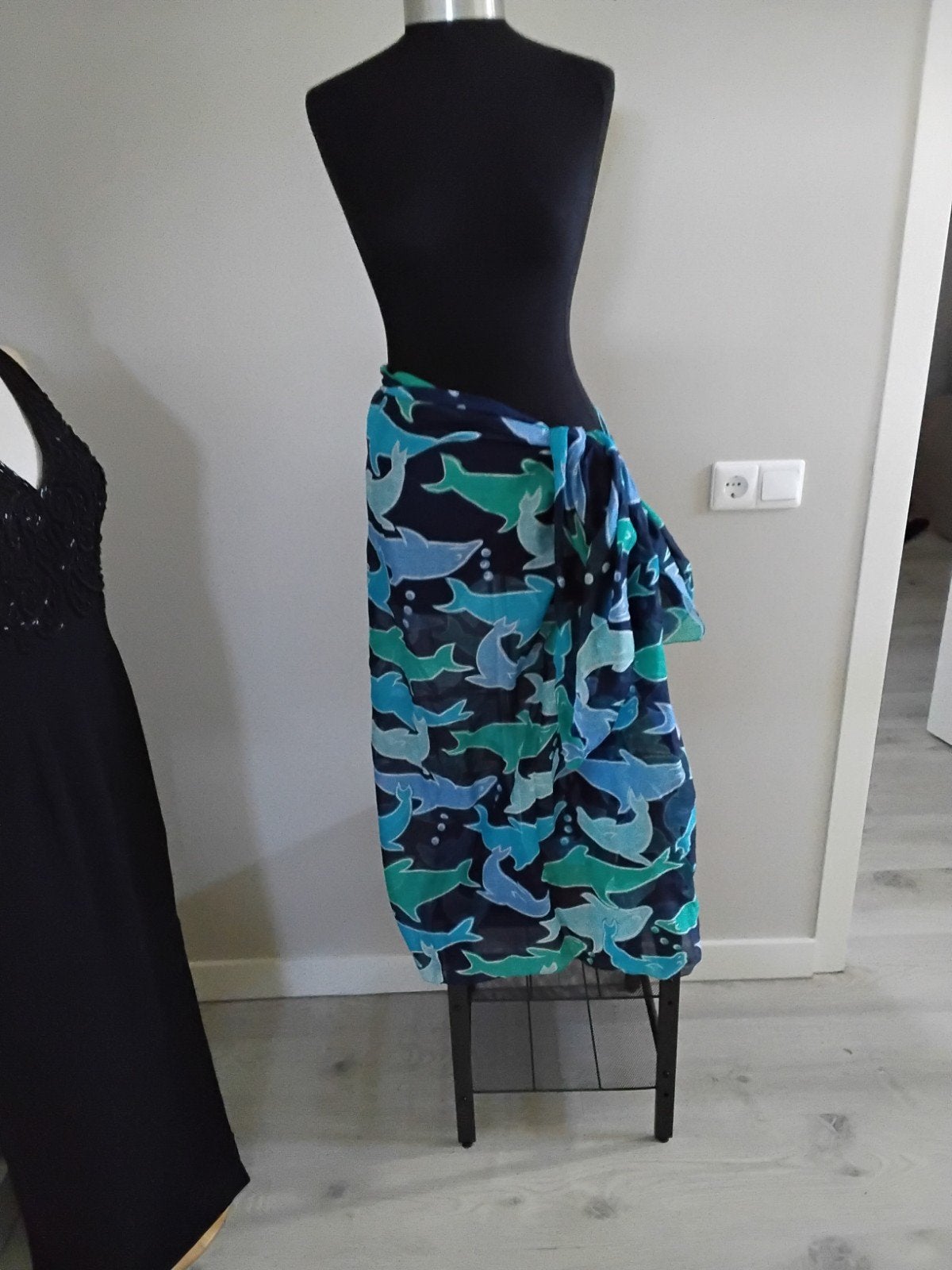 Pareo / Sarong met dolfijnprint - 180 x 110 cm, Kleding | Dames, Overige typen, Meerkleurig, Nieuw, Ophalen of Verzenden