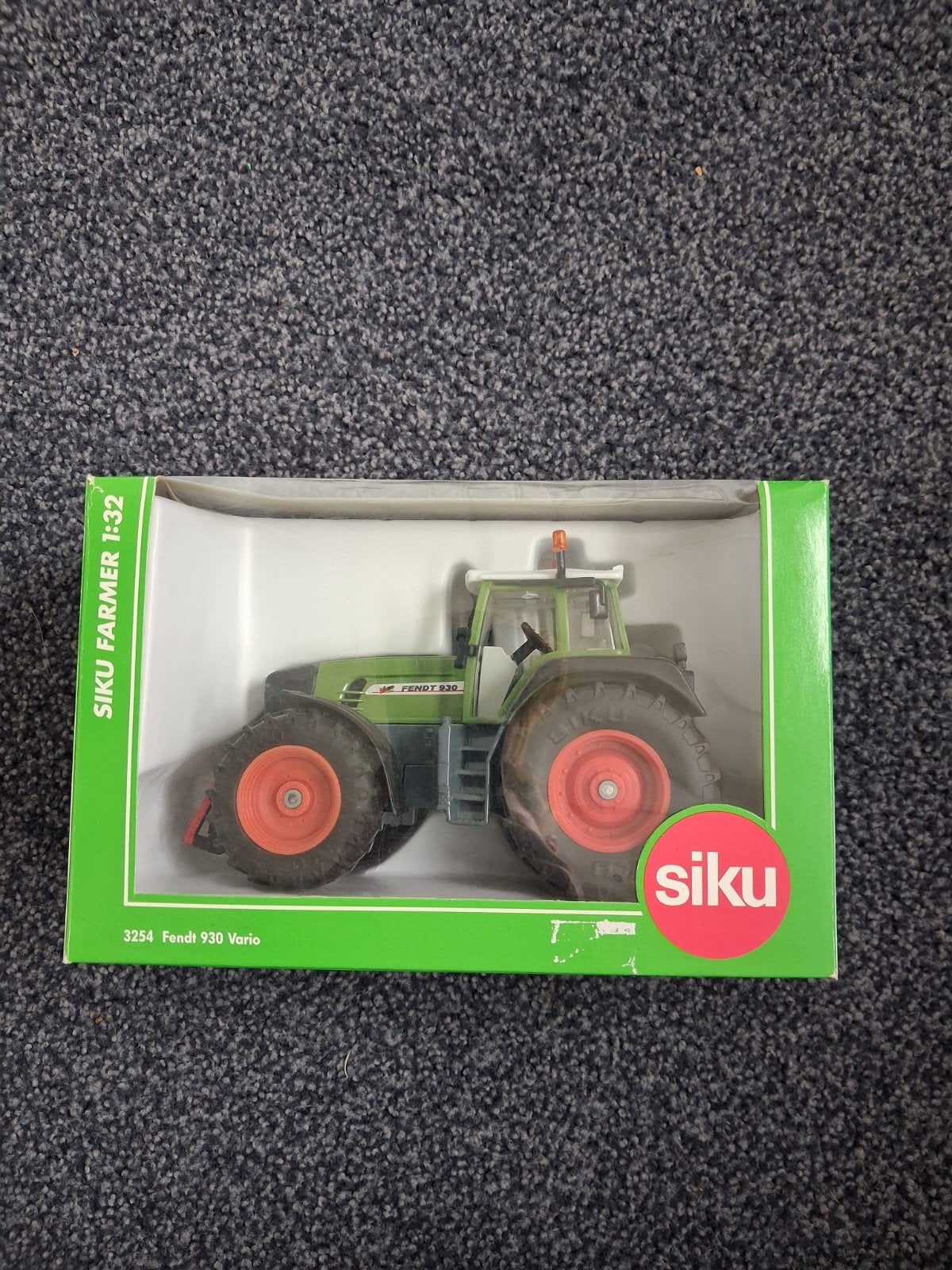 Siku Fendt 930 Vario - Nieuw in doos, onbespeeld, Ophalen of Verzenden