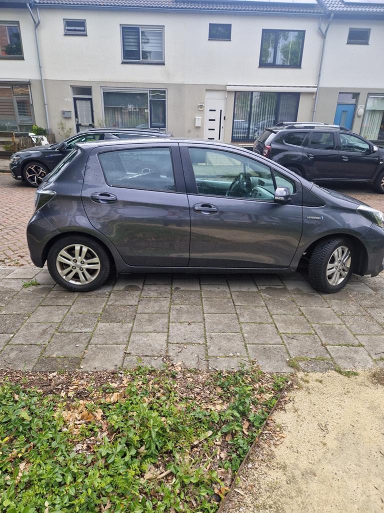 Originele Toyota Yaris LM velgen met z.g.a.n. winterbanden, Auto-onderdelen, Banden en Velgen, Gebruikt, 15 inch, 175 mm, Banden en Velgen