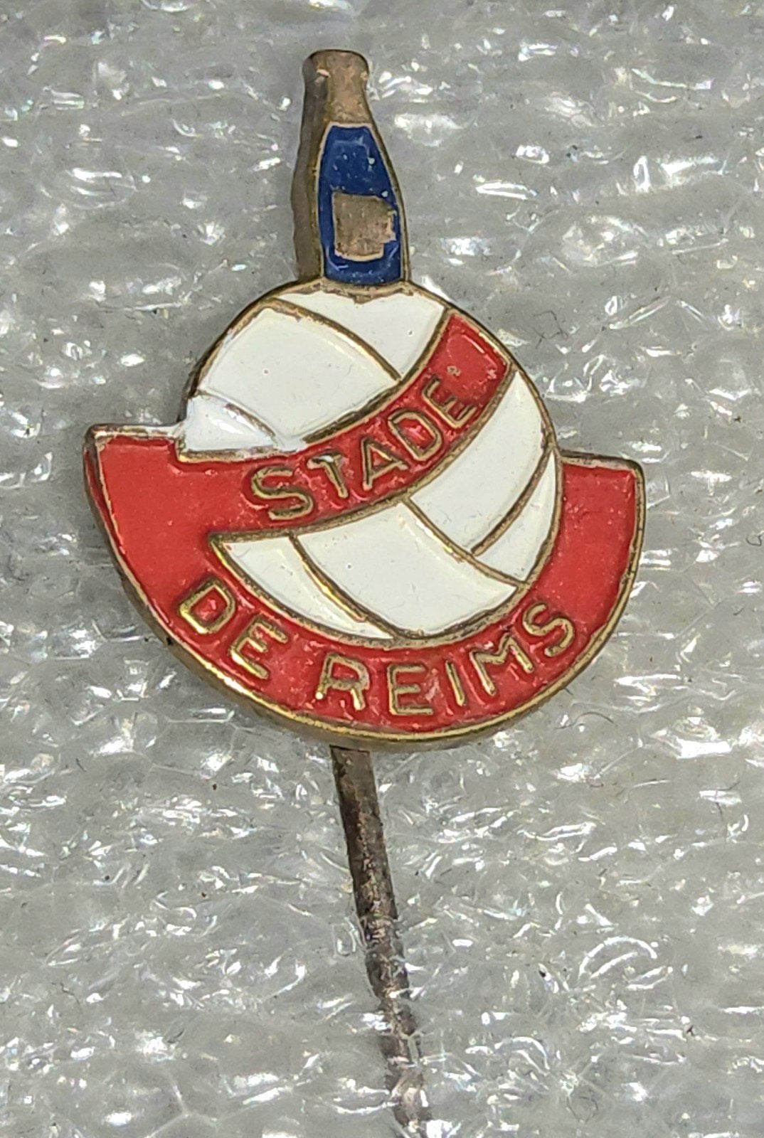 Vintage Speldje Stade de Reims Voetbal Champagnefles, Verzamelen, Speldjes, Pins en Buttons, Ophalen of Verzenden, Gebruikt, Overige onderwerpen