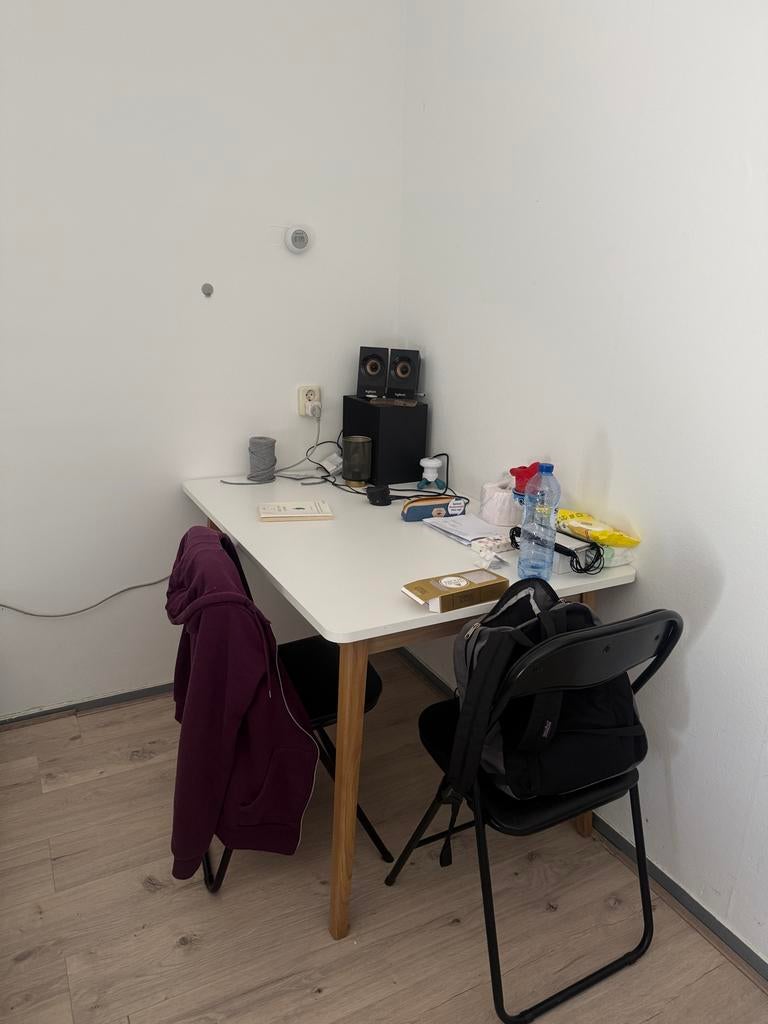 Compacte eettafel/bureau met houten poten, Ophalen, Zo goed als nieuw, Jysk