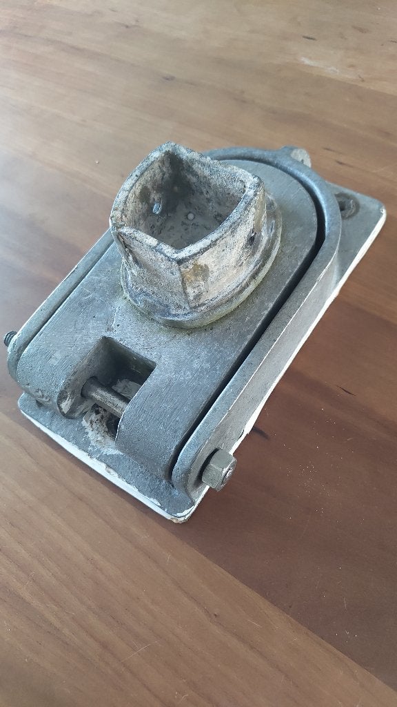 Mastvoet en dekplaat, kantelbaar, 6 meter of meer, Gebruikt, Overige typen, 15 tot 30 m²