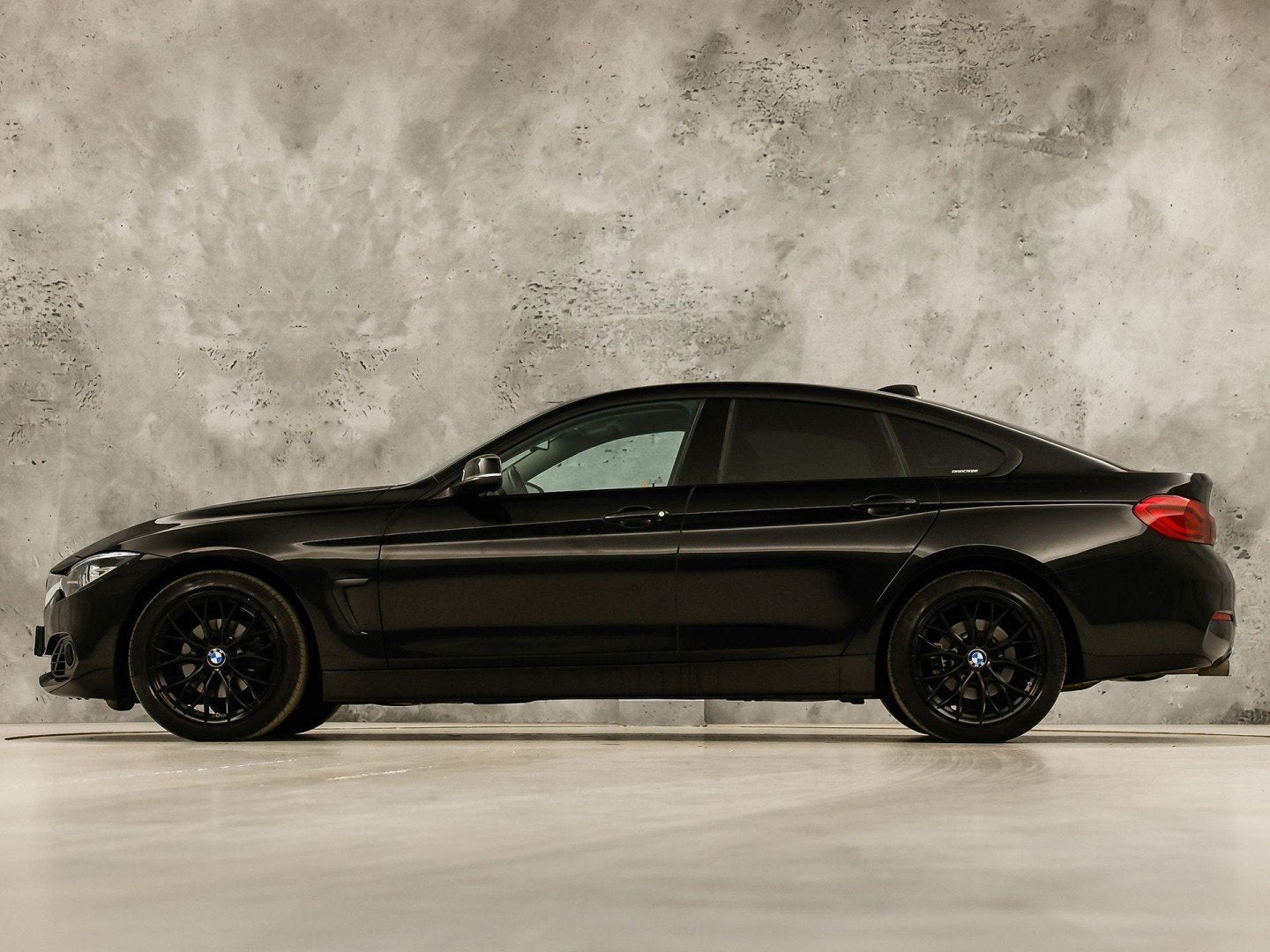 BMW 4 Serie Gran Coupe 418i Executive Sport Black Pack Autom, Auto's, Automaat, 12 maanden, Zwart, Origineel Nederlands