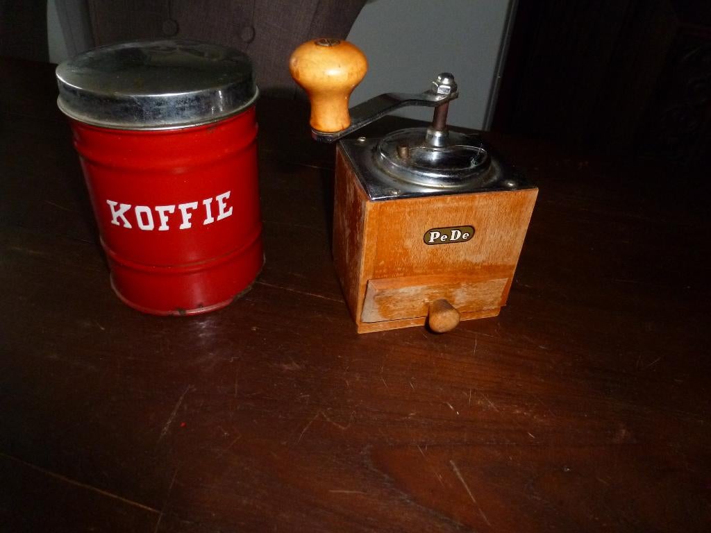 oude koffiemolen en bus, Gebruikt, Verzenden, Overige typen, Glas