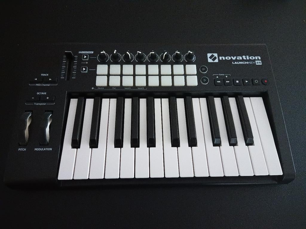 Novation launchkey 25, Ophalen of Verzenden, Gebruikt