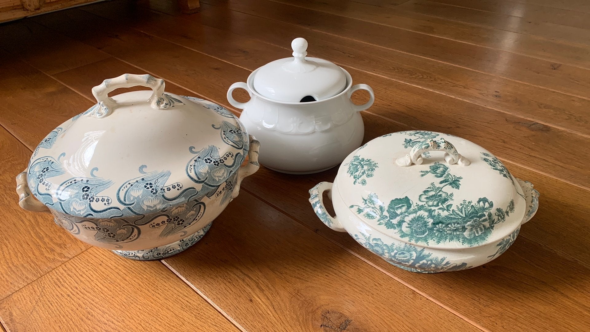 Drie brocante schalen voor liefhebber, Ophalen