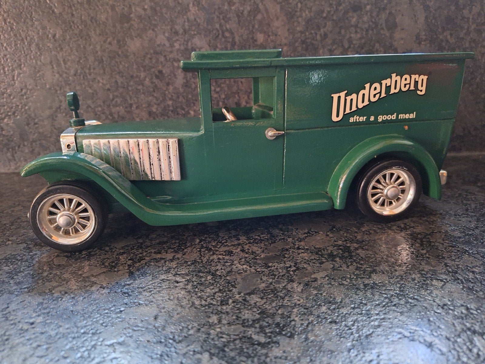 AUTO UNDERBERG HOUT TRANSPORT model, Verzamelen, Ophalen of Verzenden, Gebruikt, Gebruiksvoorwerp