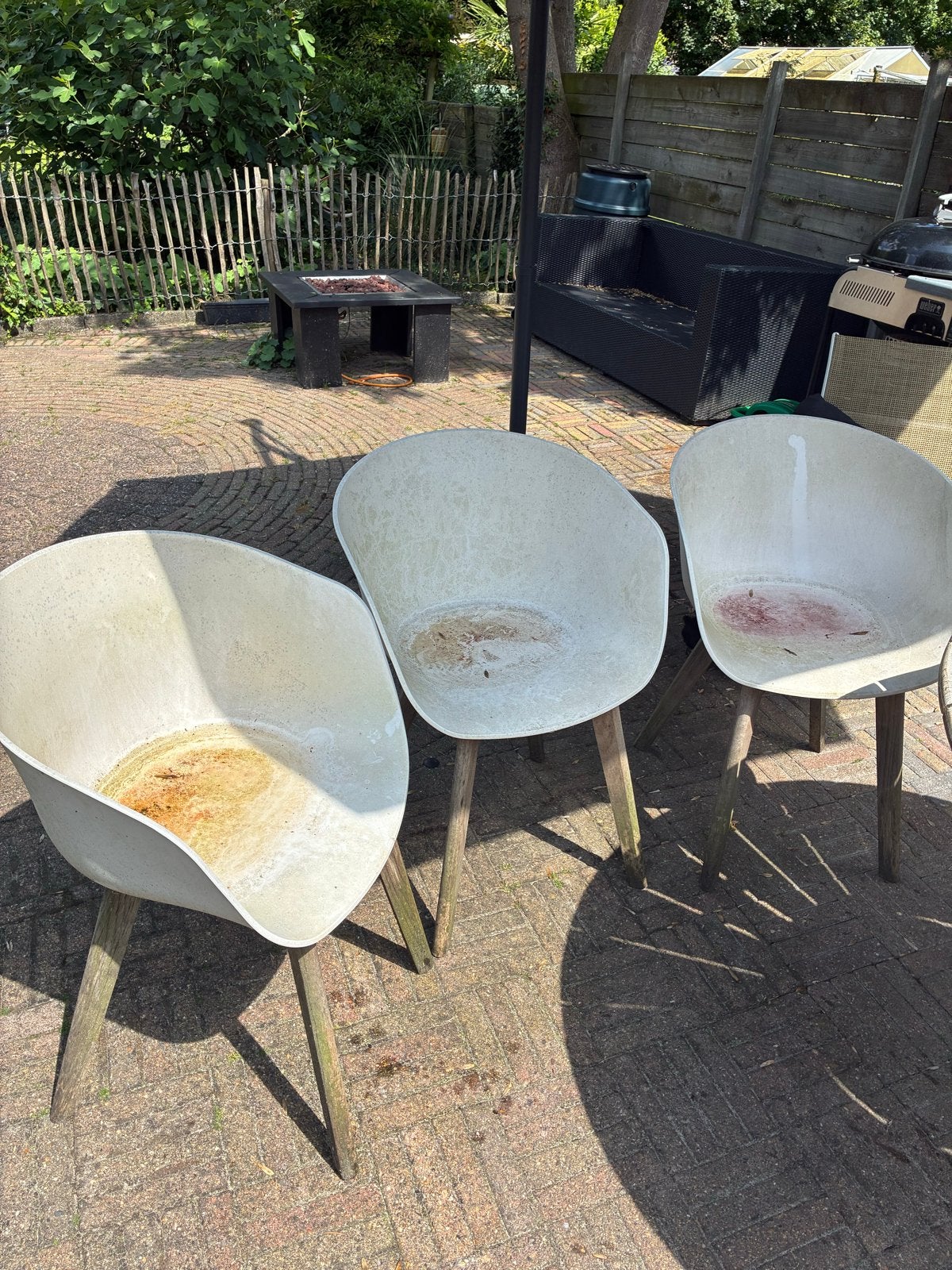Gratis!! 3 witte stoelen met houten poten, Ophalen, Gebruikt, Hout