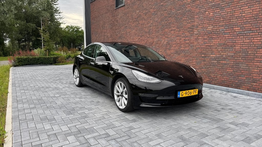 Tesla Model 3 Long Range AWD 75 kWh TREKHAAK, Auto's, Tesla, 1831 kg, Zwart, Zwart, Origineel Nederlands