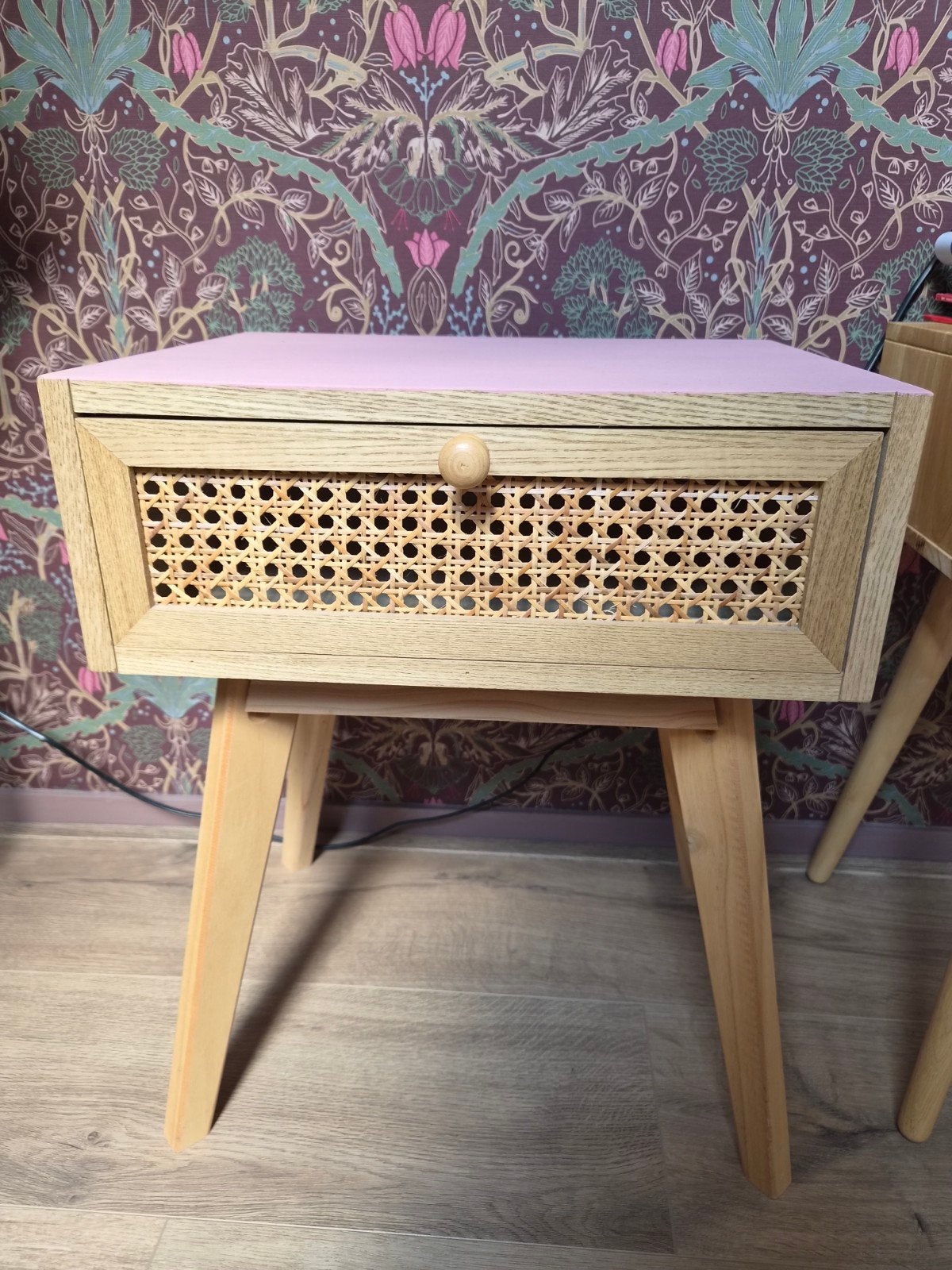 Nachtkastje met lade en rotan front - Roze blad, Minder dan 55 cm, Gebruikt, Boho, Scandinavisch, Rechthoekig
