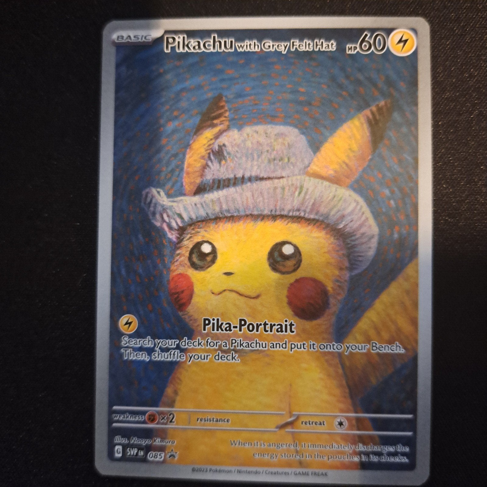 Pikachu with Grey Felt Hat Pokémon Kaart (SVP 085), Ophalen of Verzenden, Zo goed als nieuw, Losse kaart