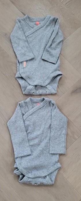 2 grijze meegroei rompers van de Hema maat 44, Nacht- of Onderkleding, Jongetje of Meisje, Nieuw, Ophalen of Verzenden